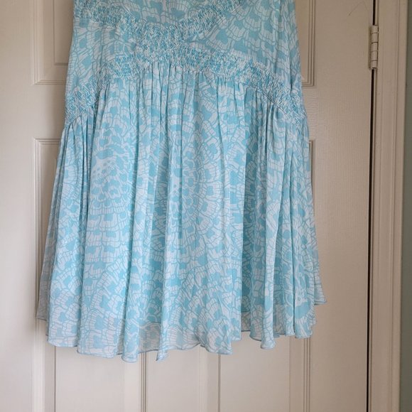 New High- Low Skirt in Silk, Size 5/6 in Mint and White - Picture 5 of 7